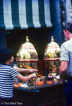 19780000 - 0001 - NSP - Chinatown - herbal tea hawker
